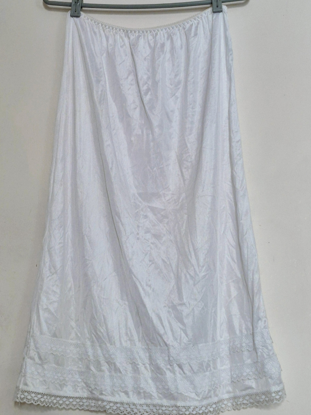 Vintage Classic White Lace-Hem Half Slip
